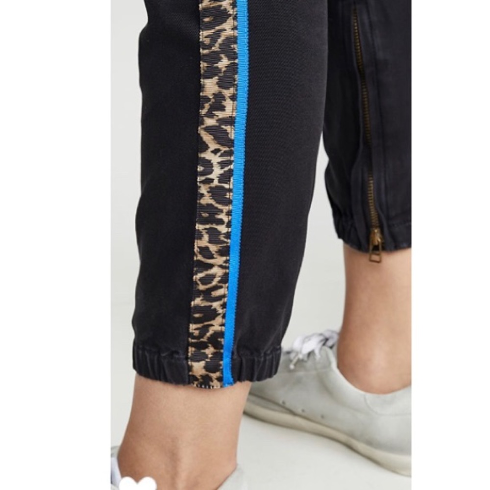 Pam & Gela Elastic Cargo Zipper Leopard Jogger - Picture 4 of 11